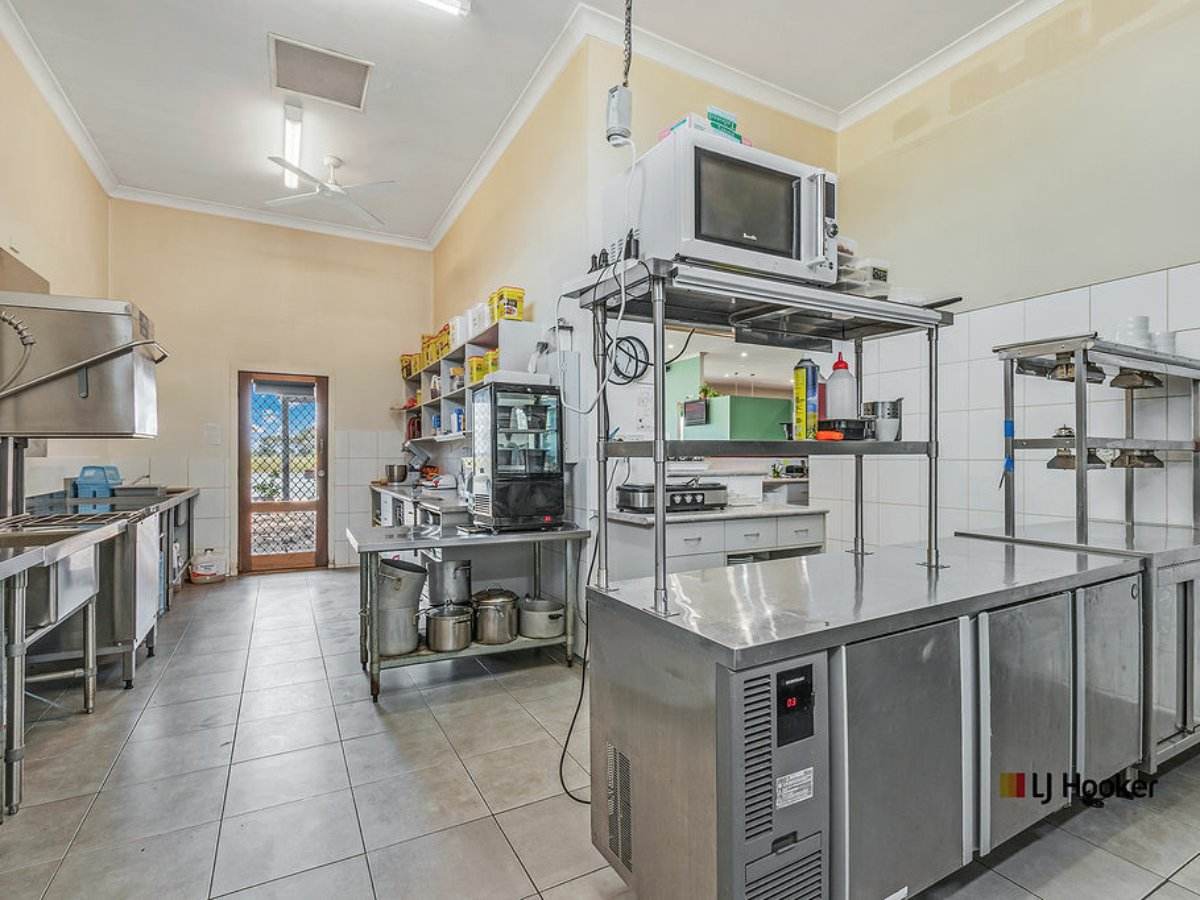 Falcon Hotel 7784 Murray Valley Highway, Echuca For Sale by Farmbuy.com - image 7