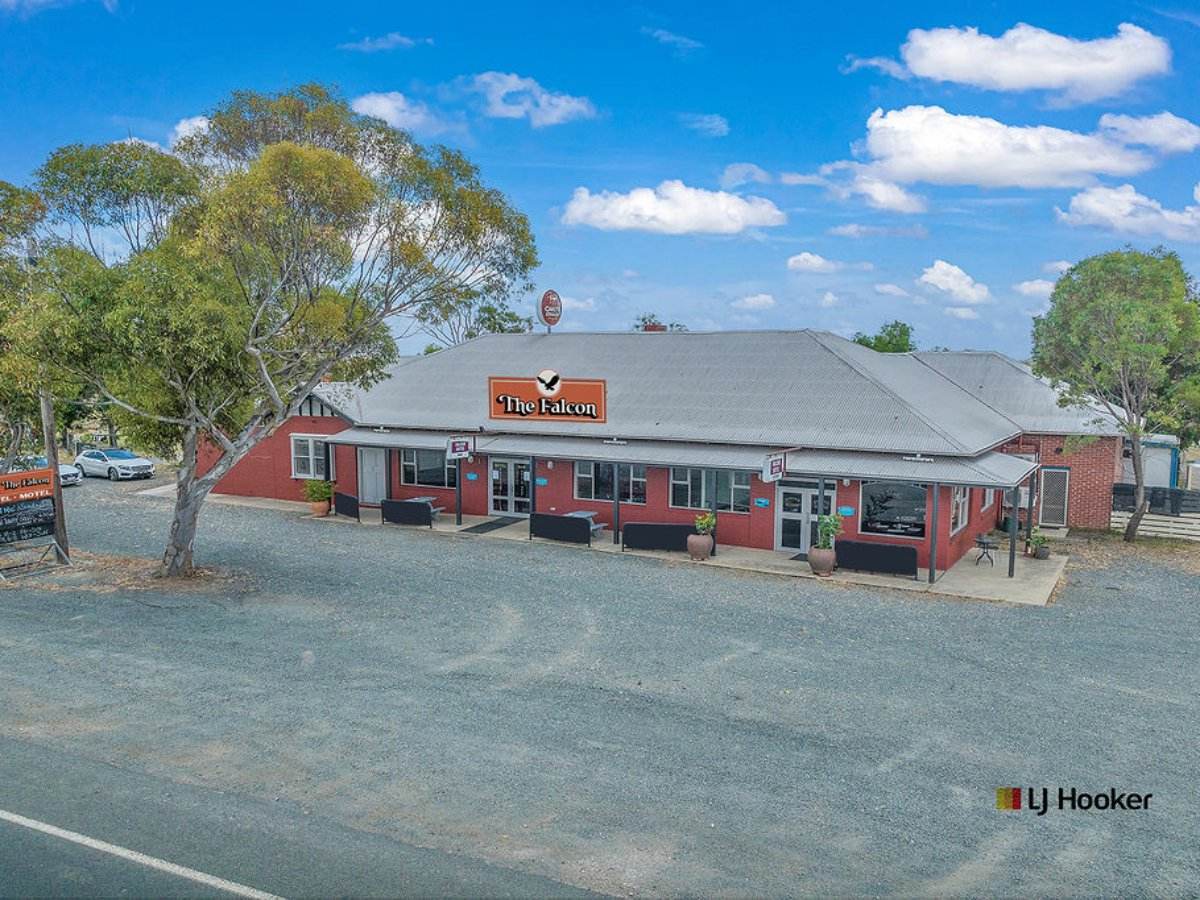 Falcon Hotel 7784 Murray Valley Highway, Echuca For Sale by Farmbuy.com - image 17