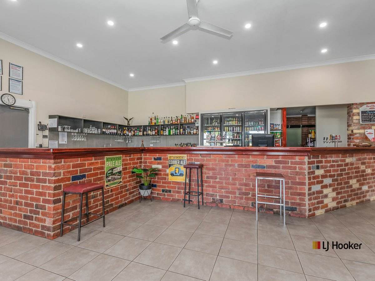 Falcon Hotel 7784 Murray Valley Highway, Echuca For Sale by Farmbuy.com - image 3