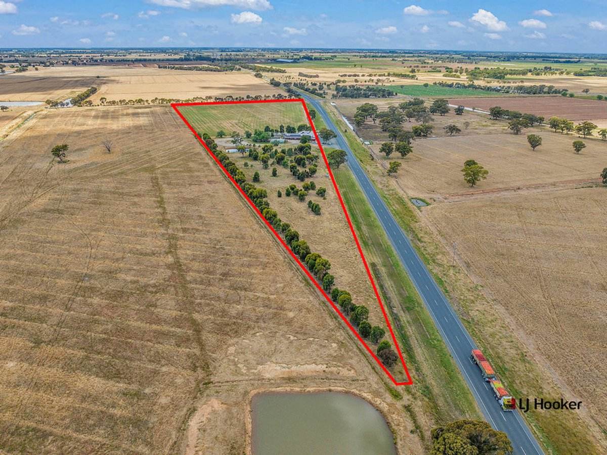 Falcon Hotel 7784 Murray Valley Highway, Echuca For Sale by Farmbuy.com - image 16