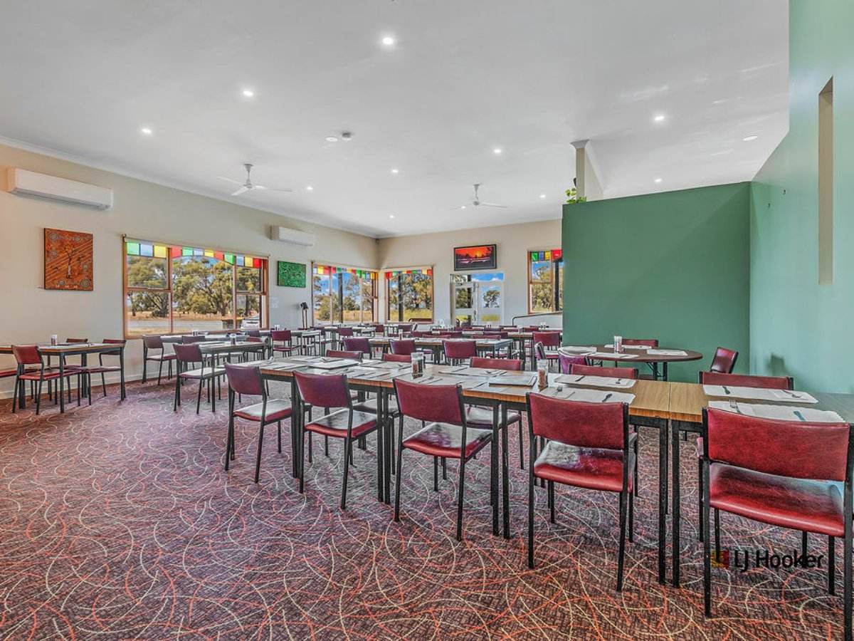 Falcon Hotel 7784 Murray Valley Highway, Echuca For Sale by Farmbuy.com - image 9