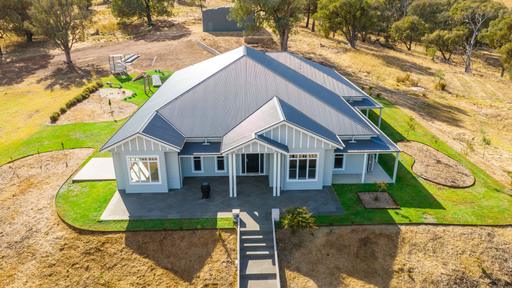 Farm Sold - NSW - Culcairn - 2660 - Master Built Homestead With Magnificent Views 