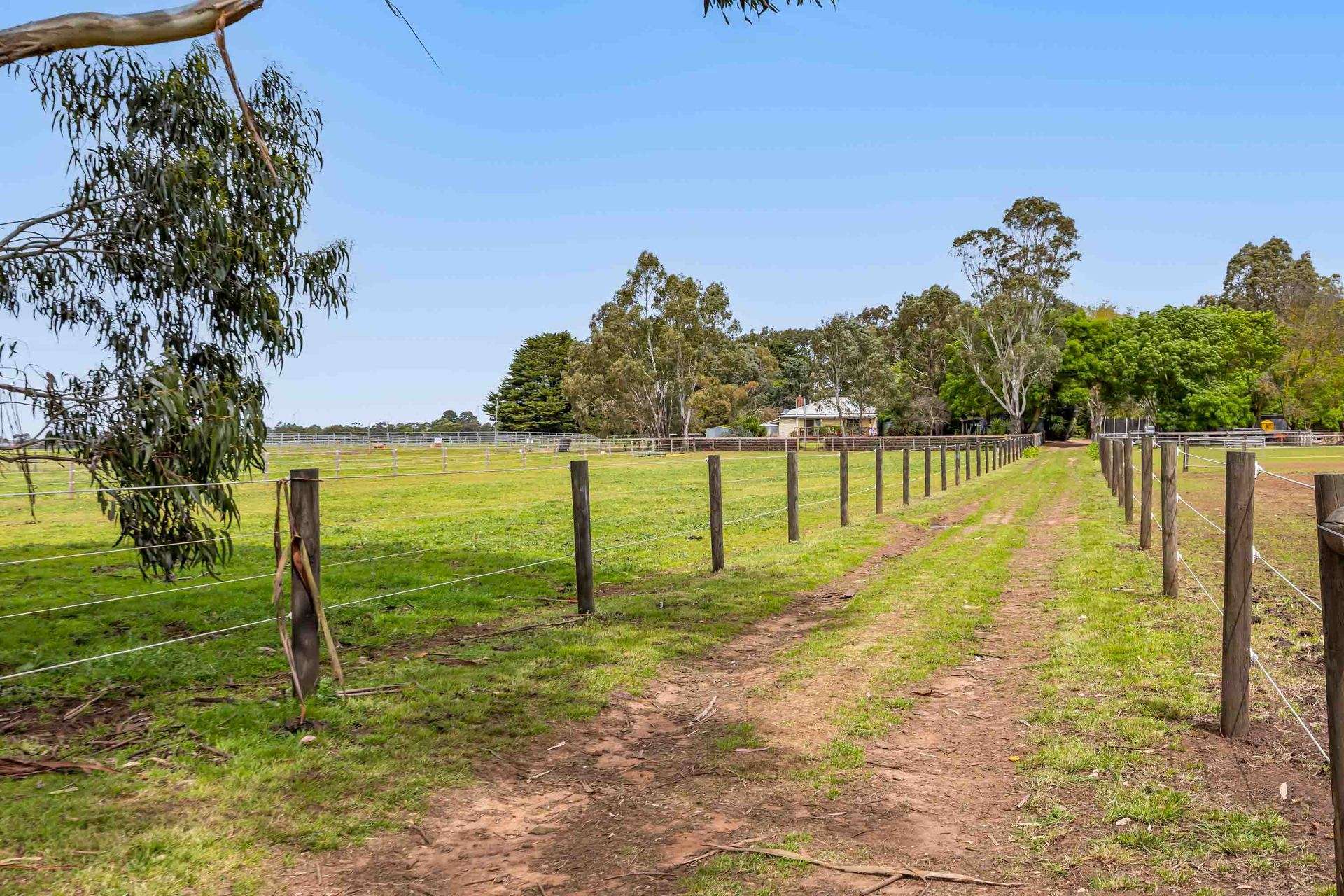 17 Camerons Lane, Waubra For Sale by Farmbuy.com - image 32