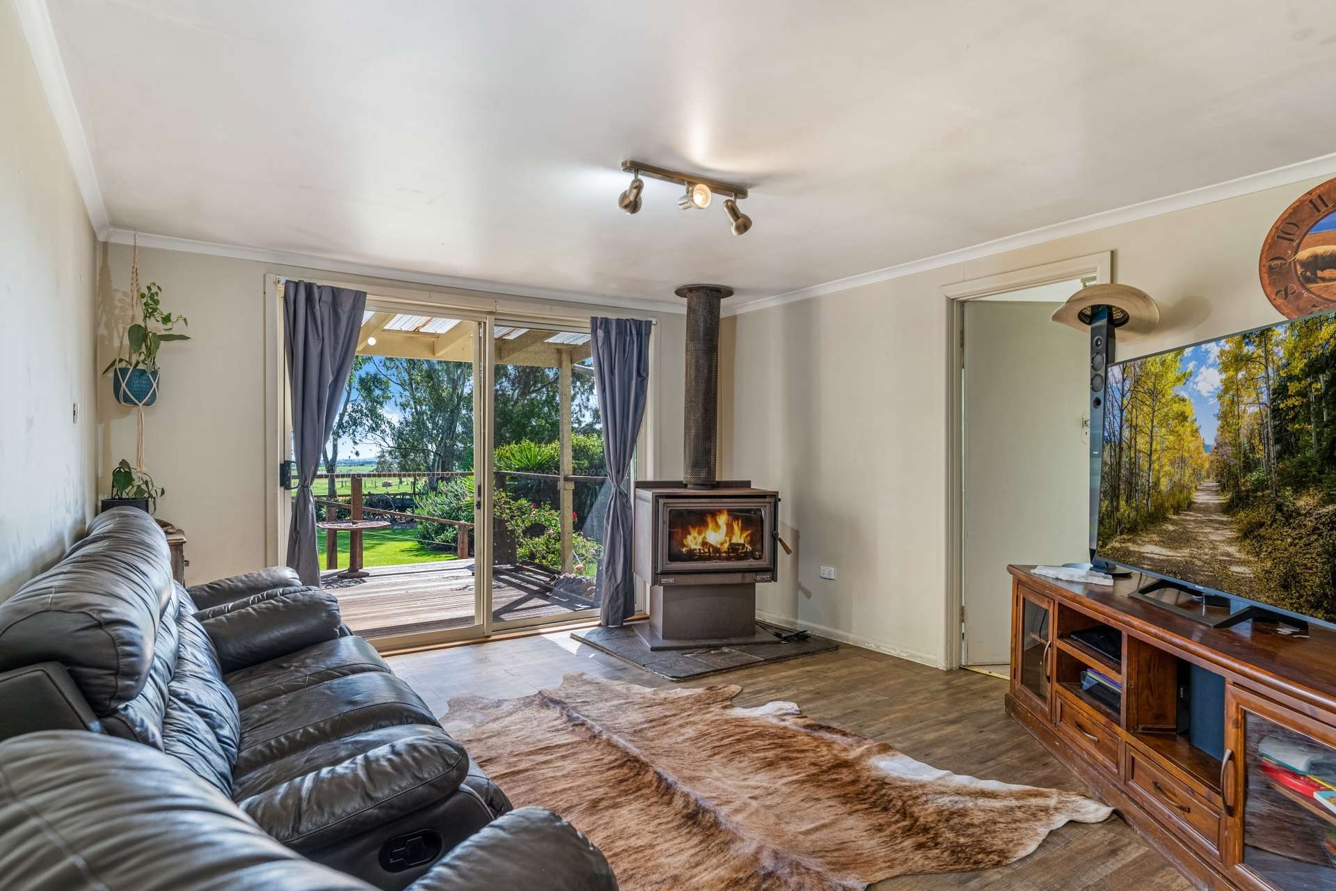 17 Camerons Lane, Waubra For Sale by Farmbuy.com - image 6
