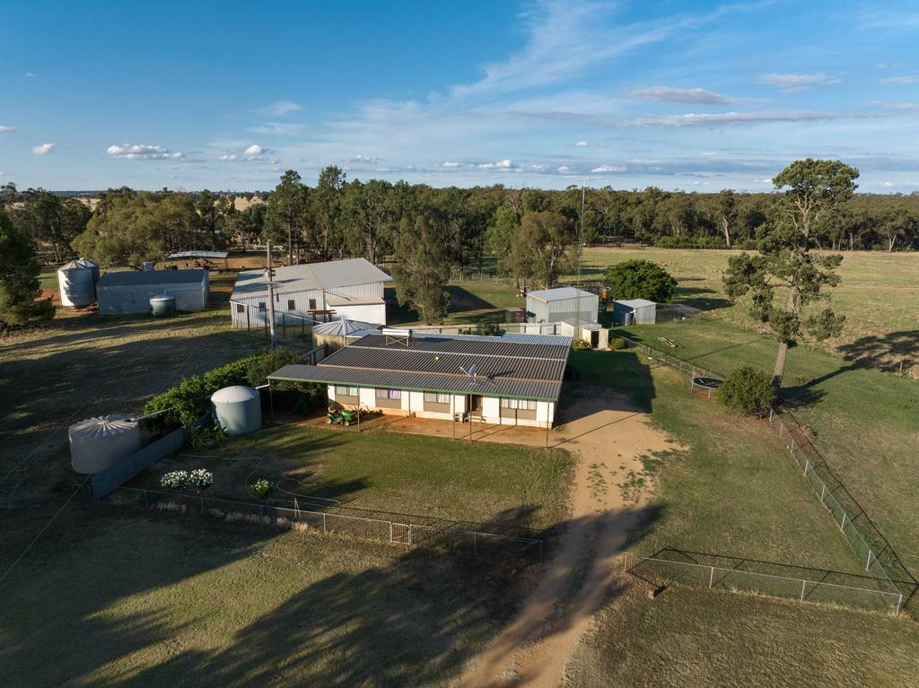 635 Curries Lane, Milbrulong NSW 2656