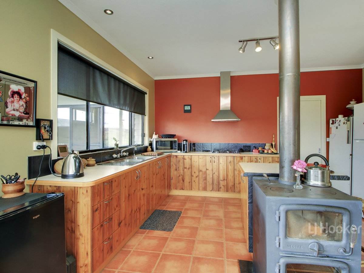 312 Omeo Valley Road, Omeo For Sale by Farmbuy.com - image 4