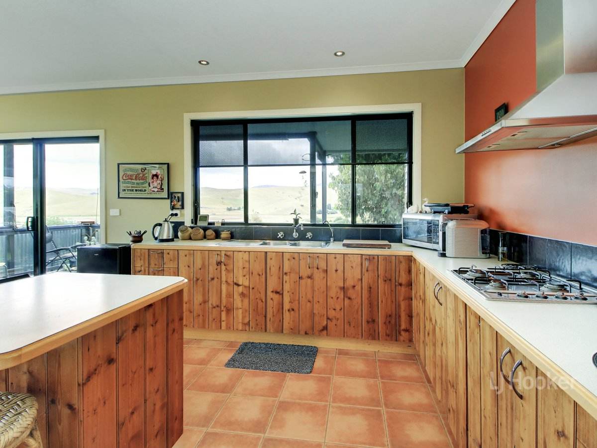 312 Omeo Valley Road, Omeo For Sale by Farmbuy.com - image 6