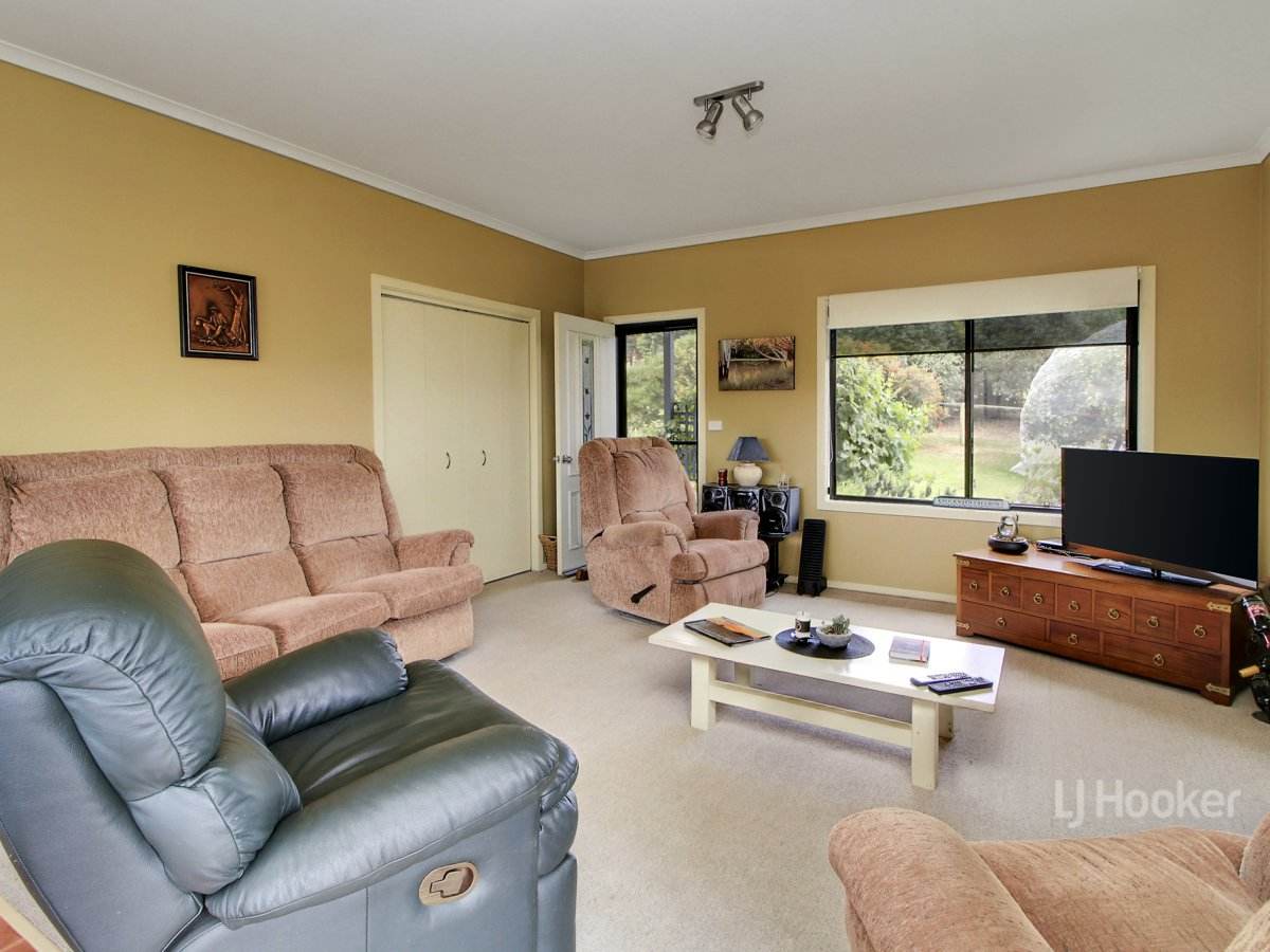 312 Omeo Valley Road, Omeo For Sale by Farmbuy.com - image 9
