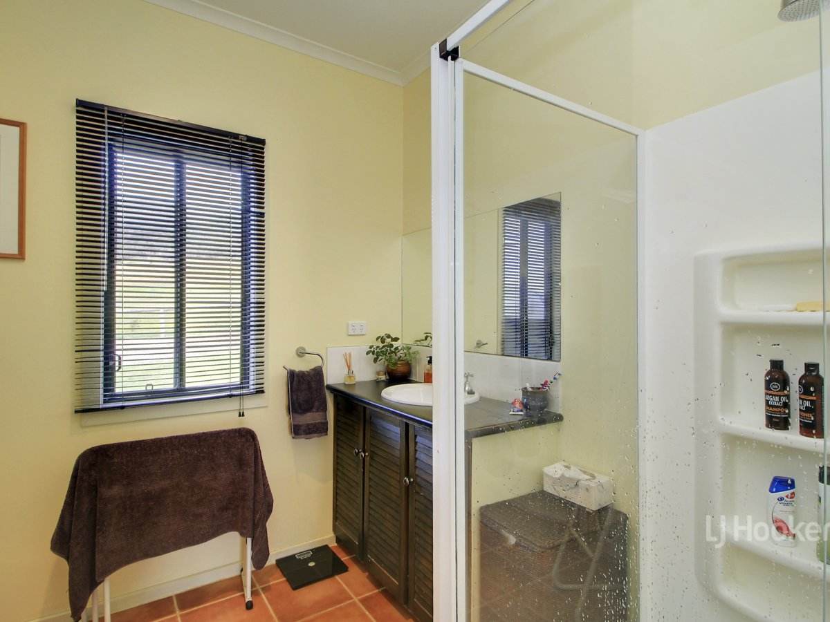 312 Omeo Valley Road, Omeo For Sale by Farmbuy.com - image 15