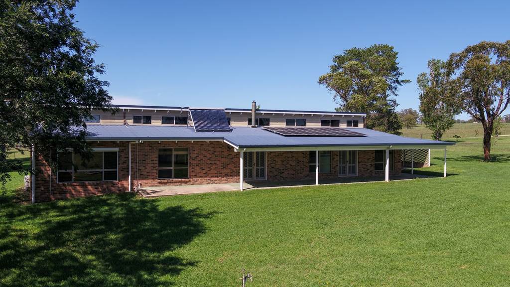 142 Toms Dr, Inverell NSW 2360
