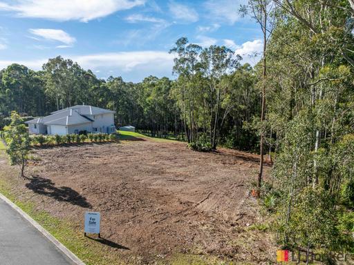 13 Woodlot Place, Batehaven NSW 2536