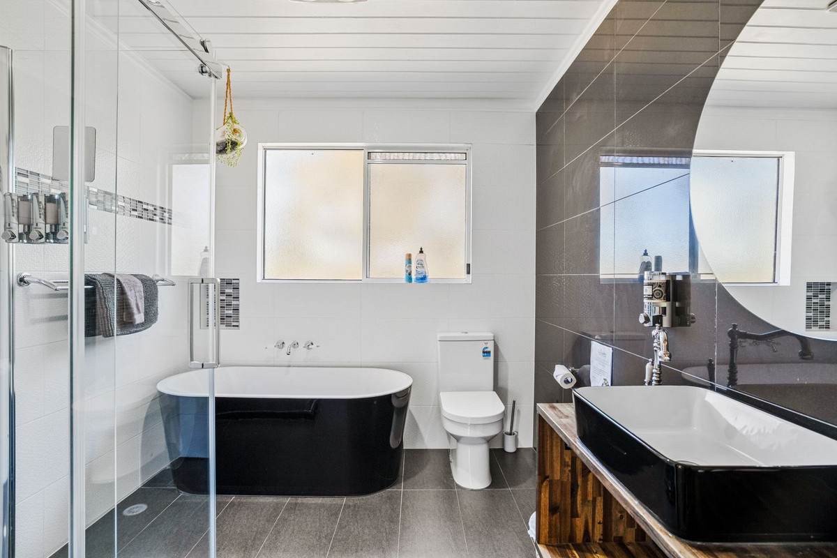 277 Cambria Drive, Dolphin Sands For Sale by Farmbuy.com - image 11