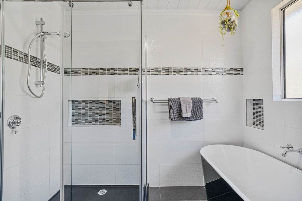 277 Cambria Drive, Dolphin Sands For Sale by Farmbuy.com - image 12
