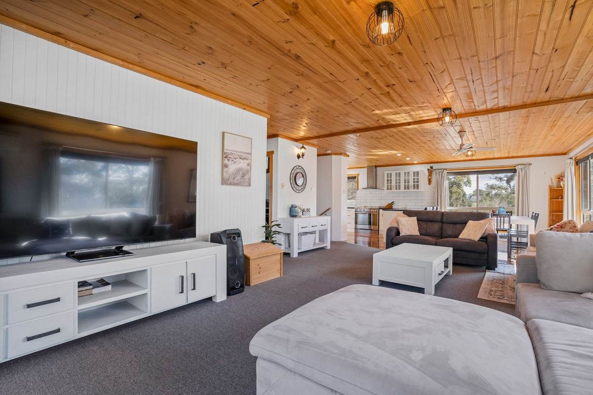 277 Cambria Drive, Dolphin Sands For Sale by Farmbuy.com - image 3
