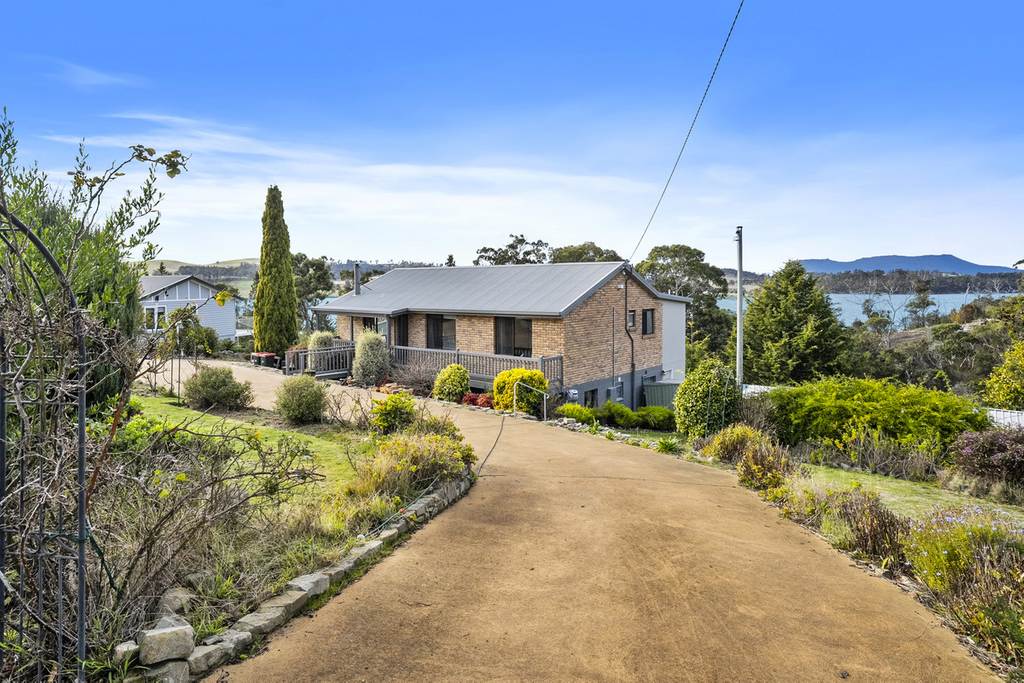 79 Barton Avenue, Triabunna TAS 7190