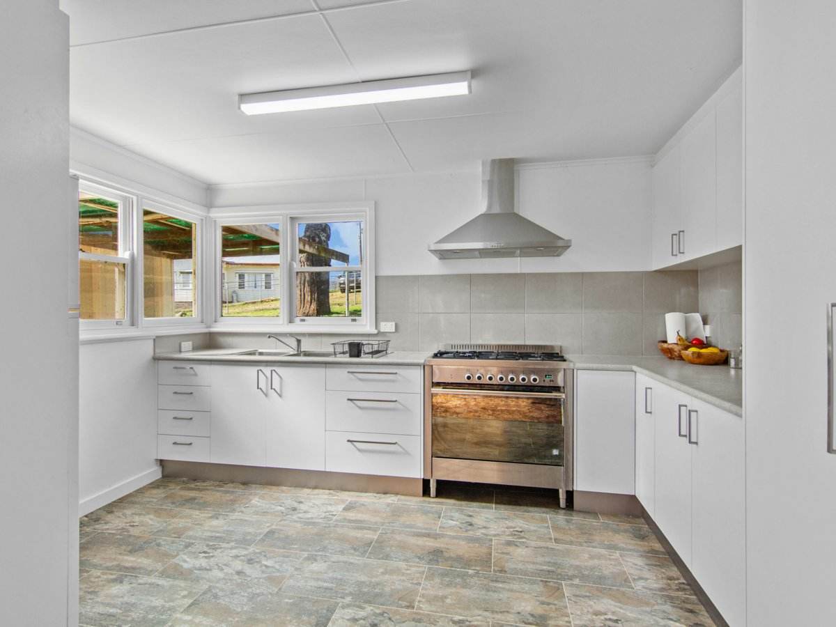 198 Watts Creek Road, Ensay For Sale by Farmbuy.com - image 8