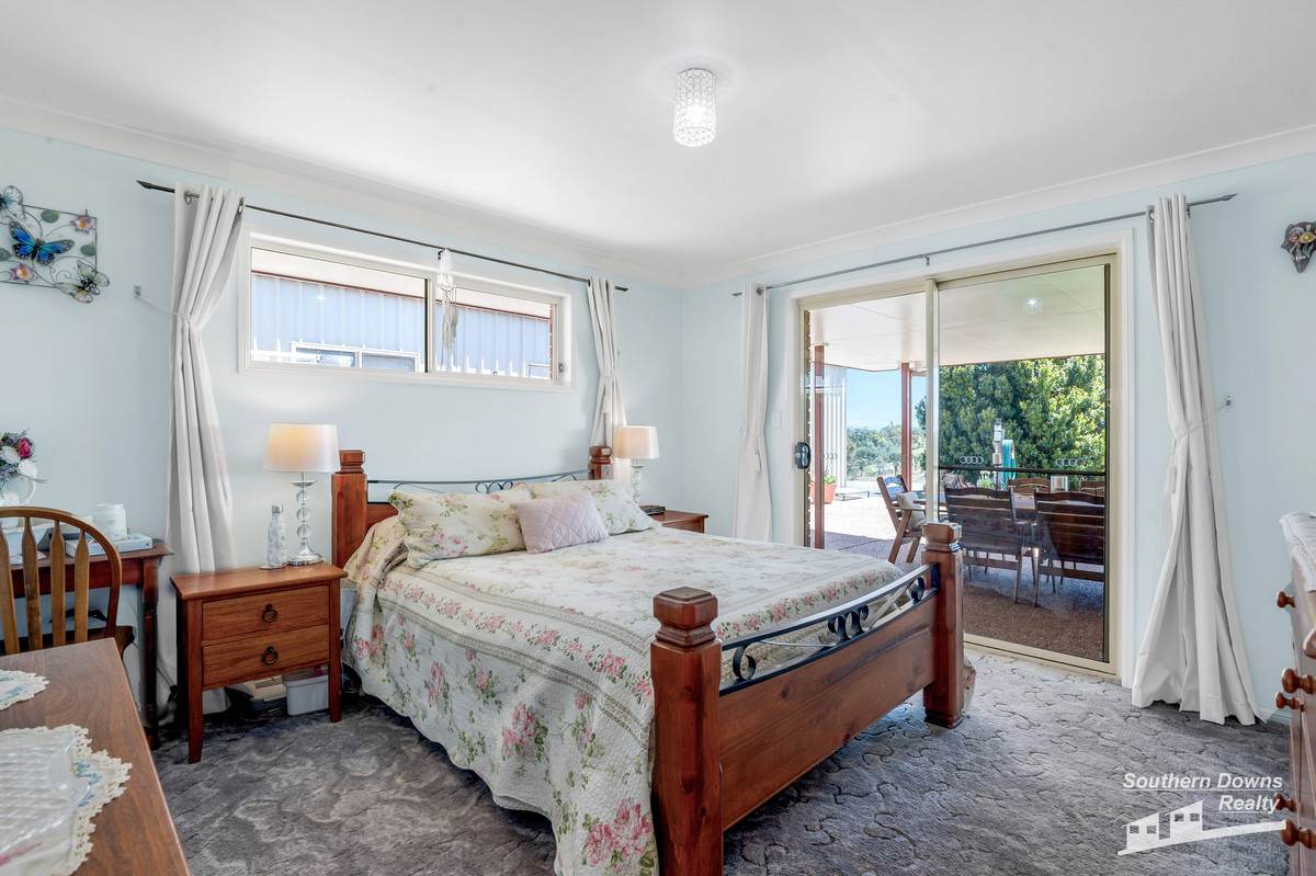 4 Browns Road, Dalveen For Sale by Farmbuy.com - image 11