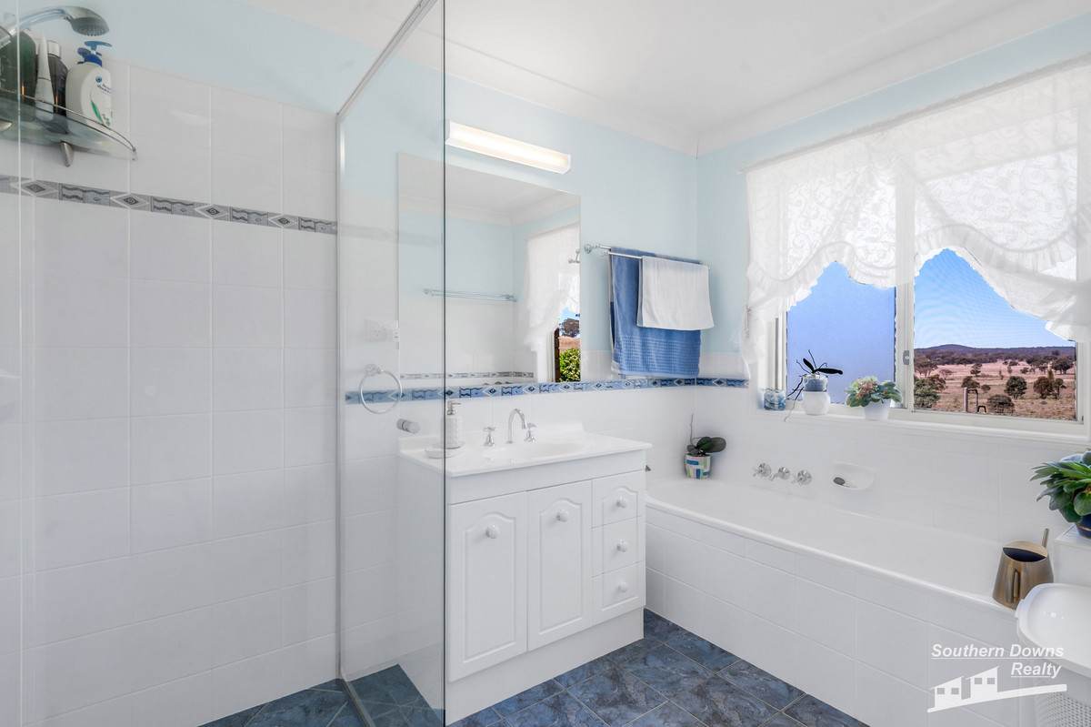 4 Browns Road, Dalveen For Sale by Farmbuy.com - image 17