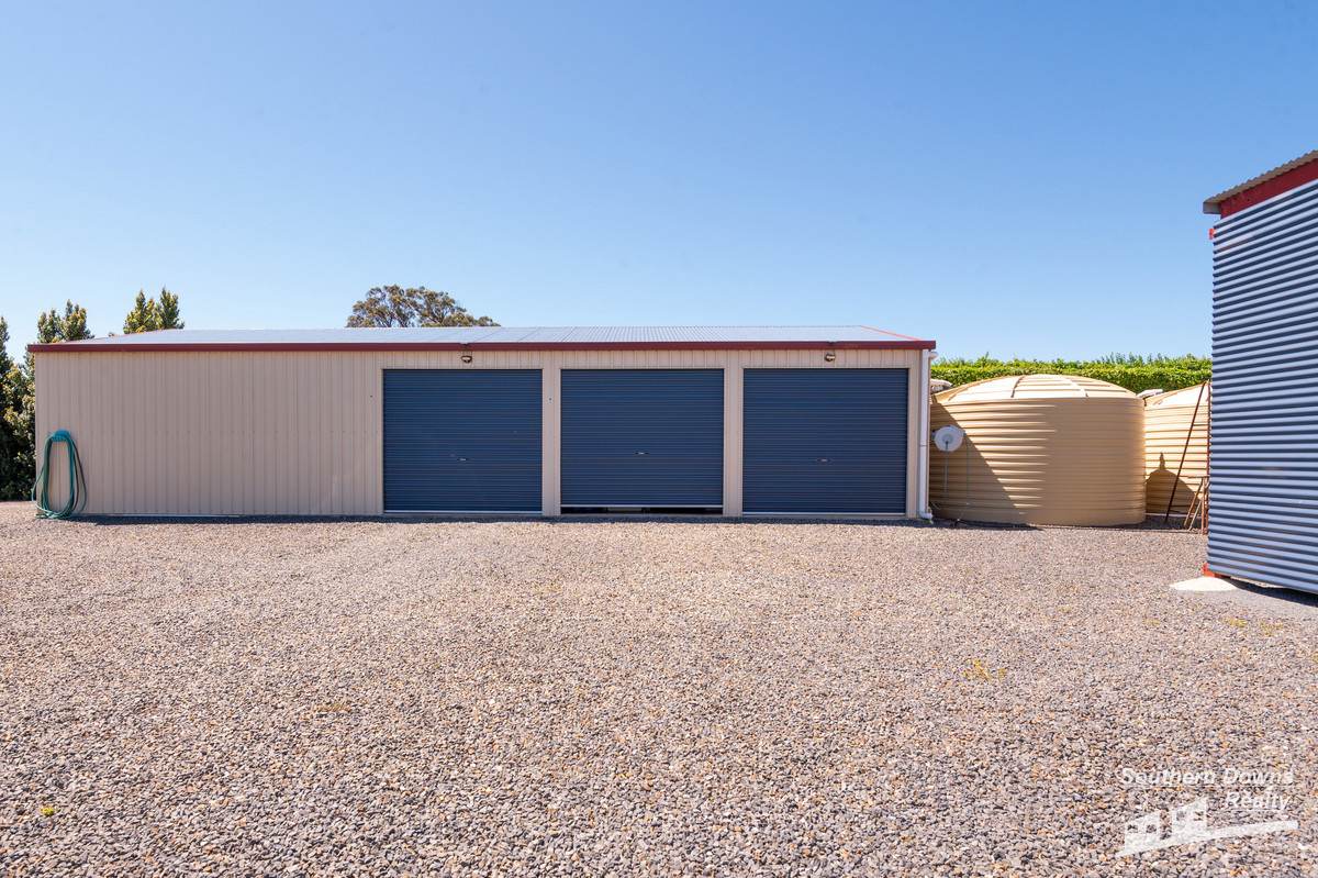 4 Browns Road, Dalveen For Sale by Farmbuy.com - image 3