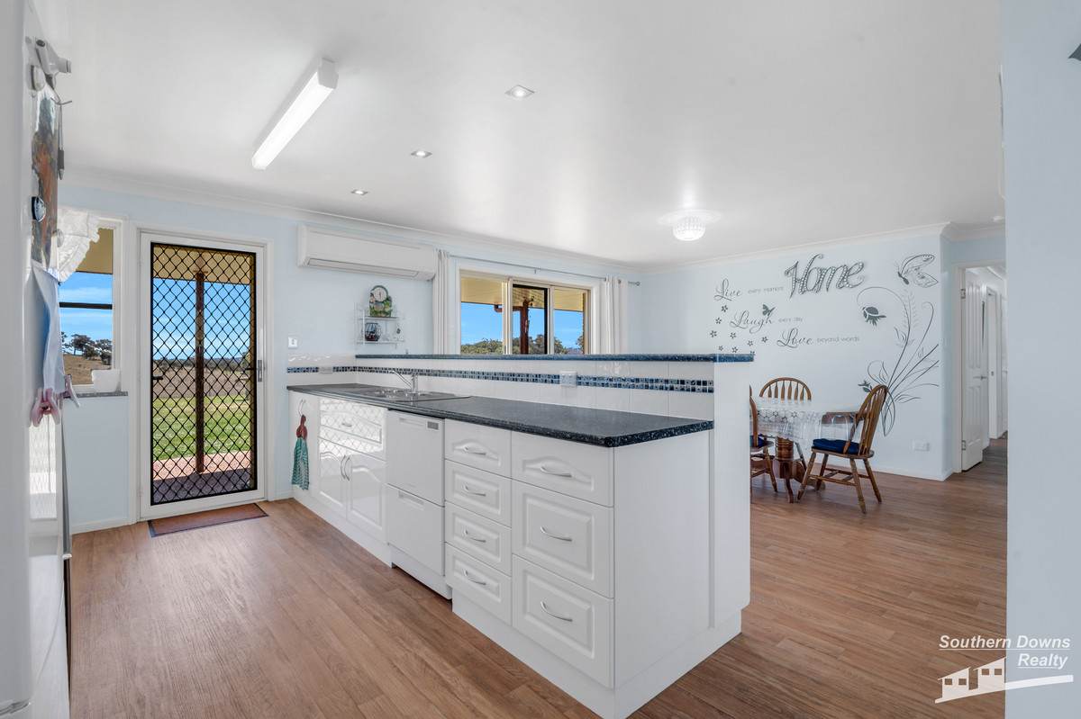 4 Browns Road, Dalveen For Sale by Farmbuy.com - image 5