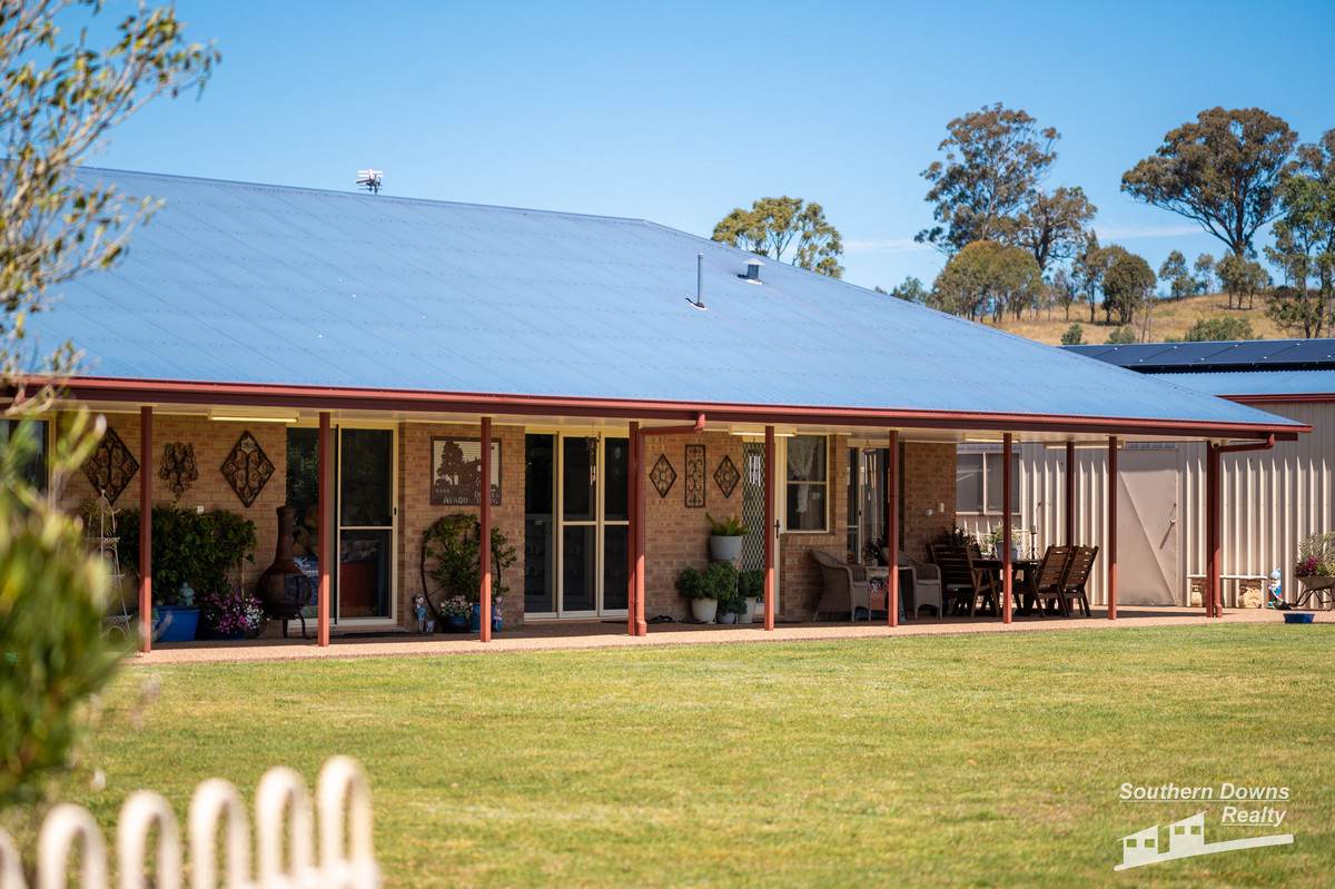 4 Browns Road, Dalveen For Sale by Farmbuy.com - image 1