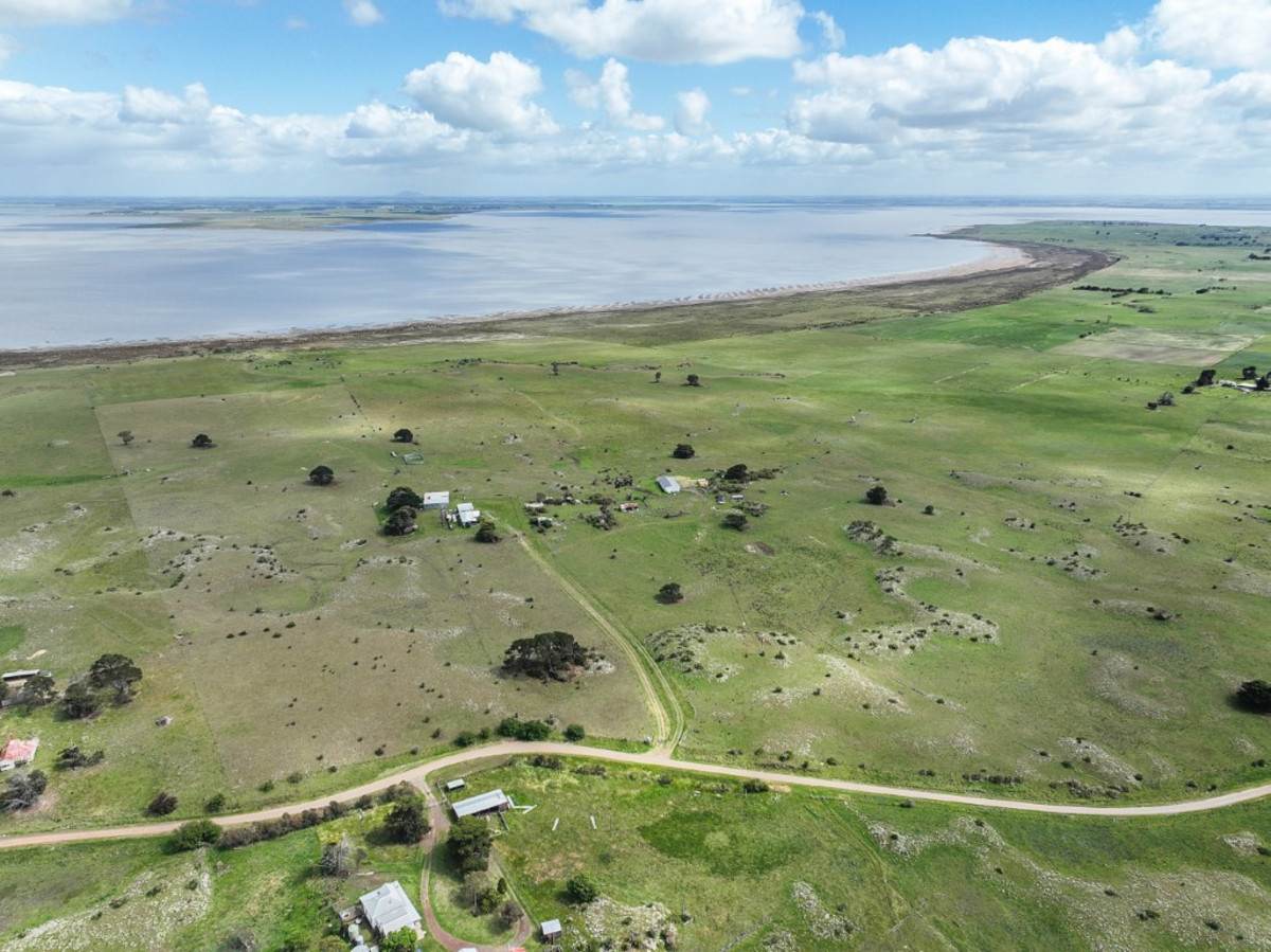 745 South Dreeite Road, Dreeite South For Sale by Farmbuy.com - image 2
