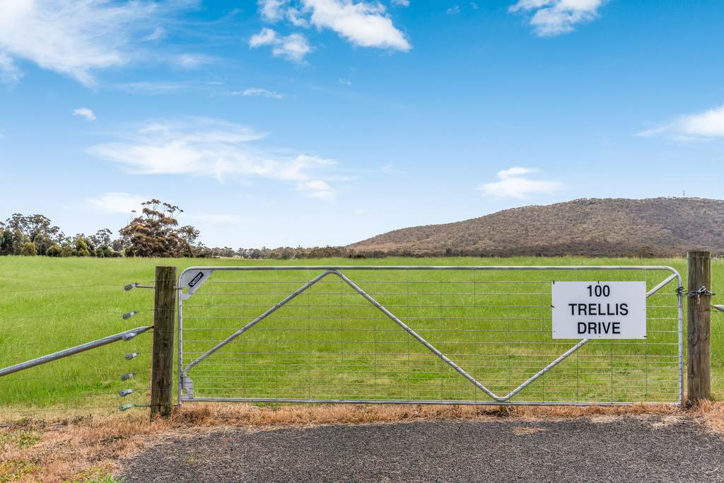 100 Trellis Drive, Heathcote VIC 3523