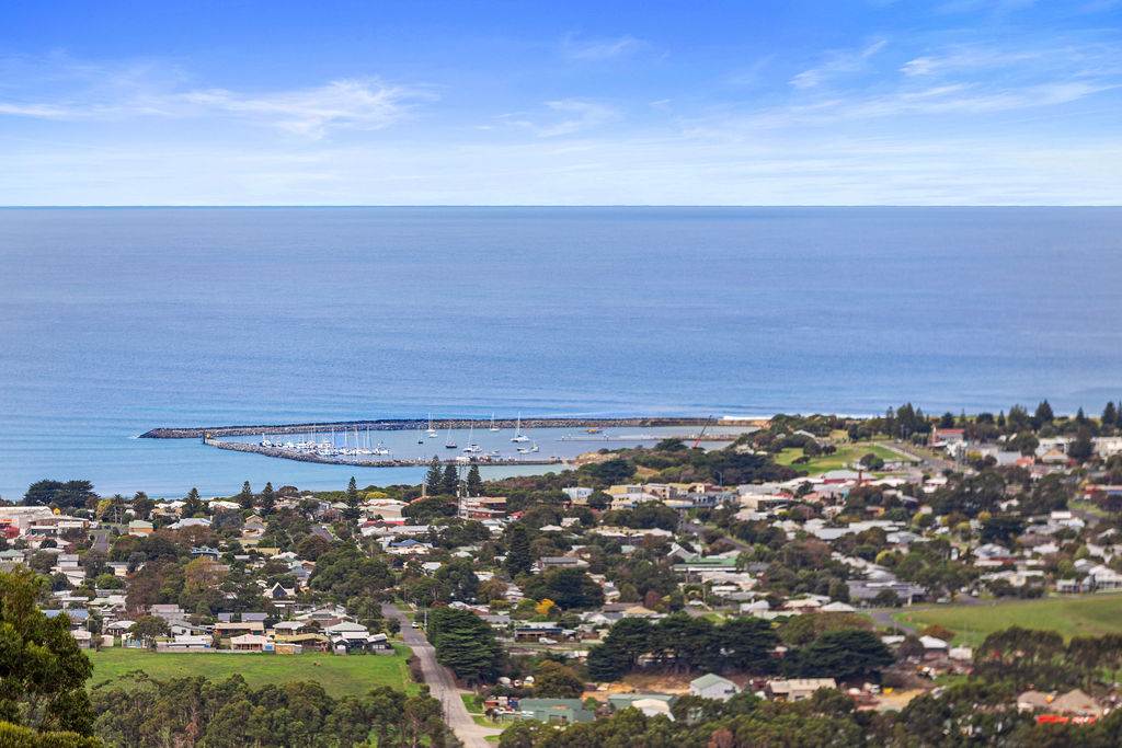 295 Montrose Avenue, Apollo Bay For Sale by Farmbuy.com - image 5