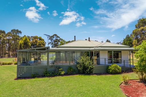 Farm Sold - VIC - Heathcote - 3523 - Spacious Four-Bedroom Home on 5.3 Acres 