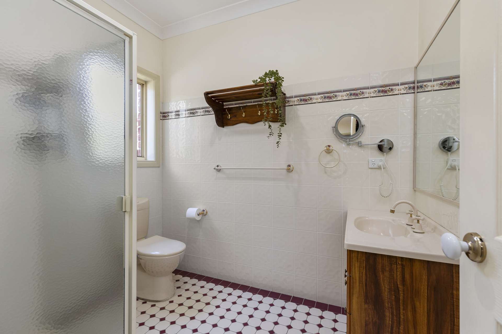 213 Punch Street, Gundagai For Sale by Farmbuy.com - image 17