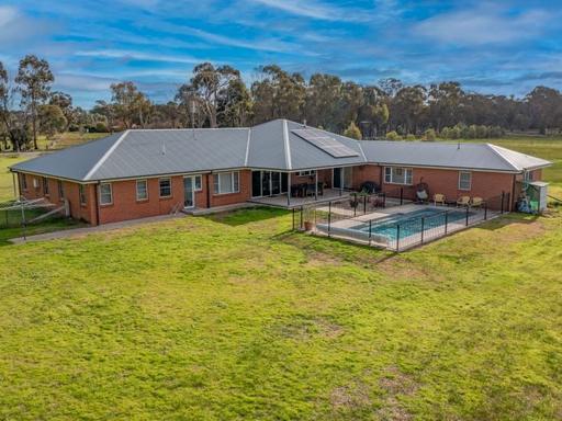 Farm Sold - VIC - Benalla - 3672 - Extraordinary Lifestyle Property on 10 Acres Just 5km from Benalla 