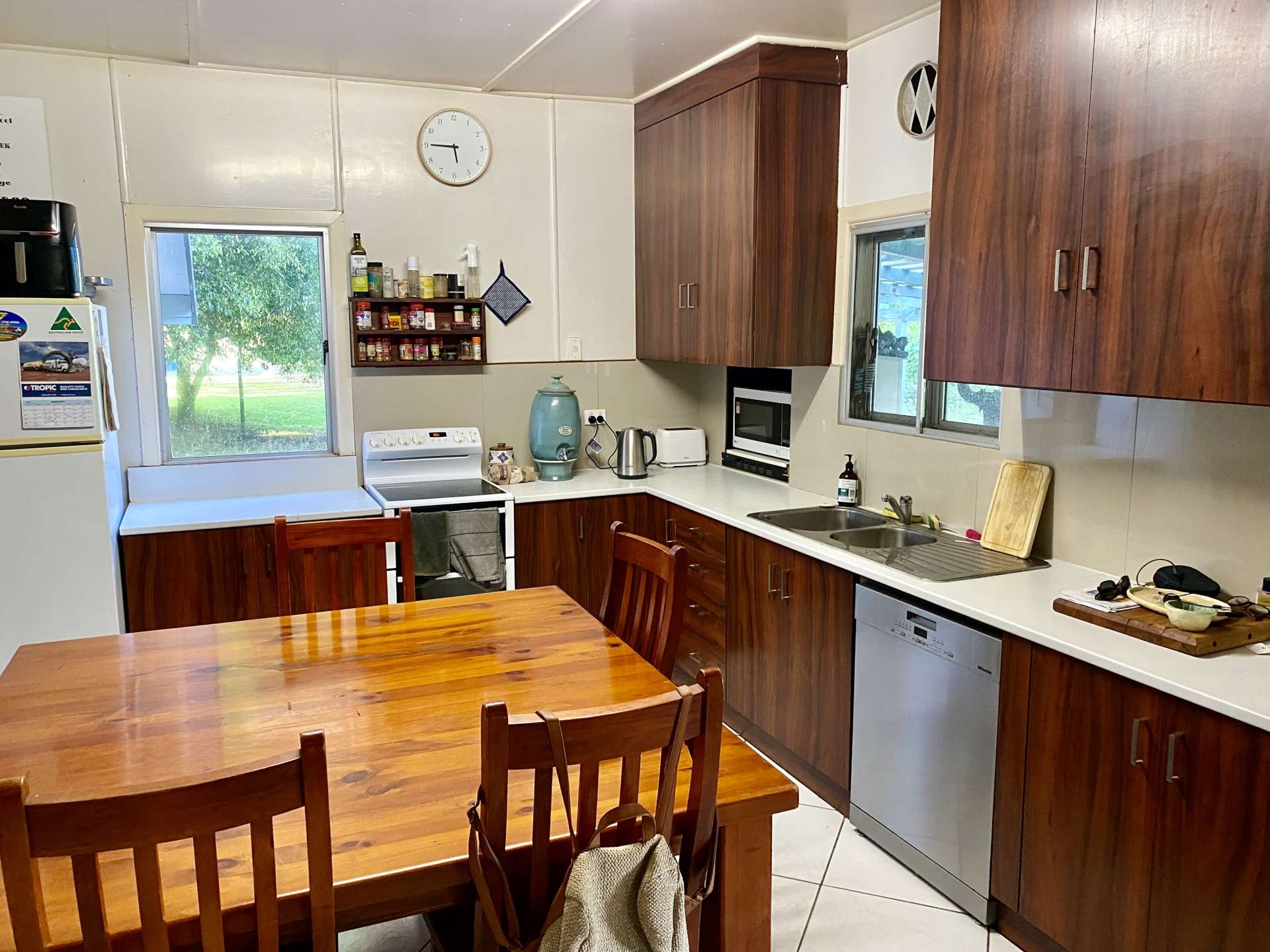 5806 Ayr Dalbeg  Road, Millaroo For Sale by Farmbuy.com - image 13