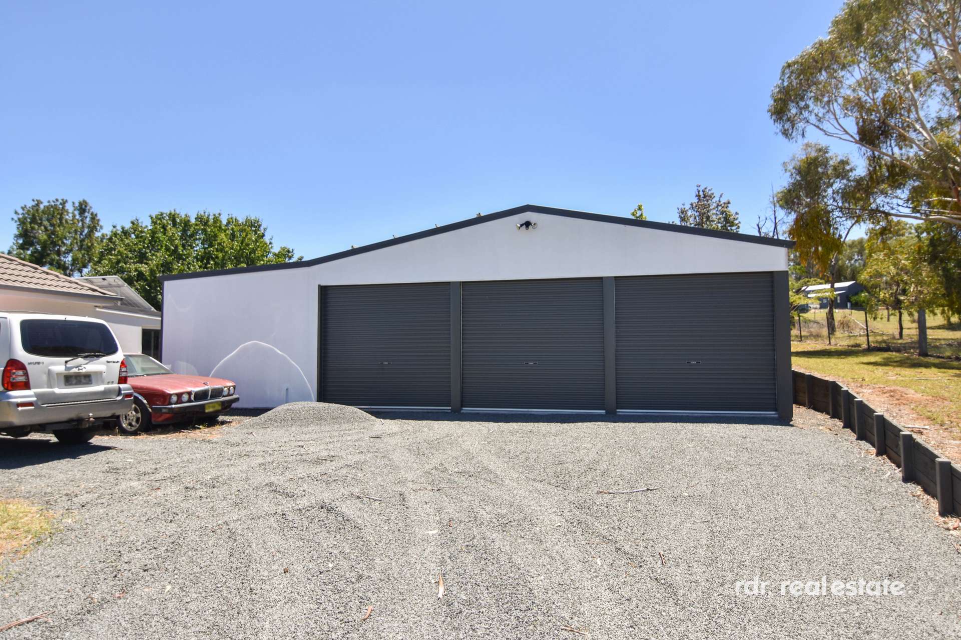 100 Runnymede Drive, Inverell For Sale by Farmbuy.com - image 30