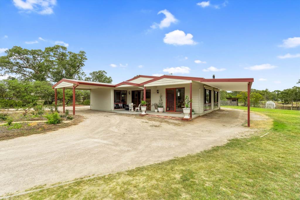 43 Draper Road, Heyfield VIC 3858