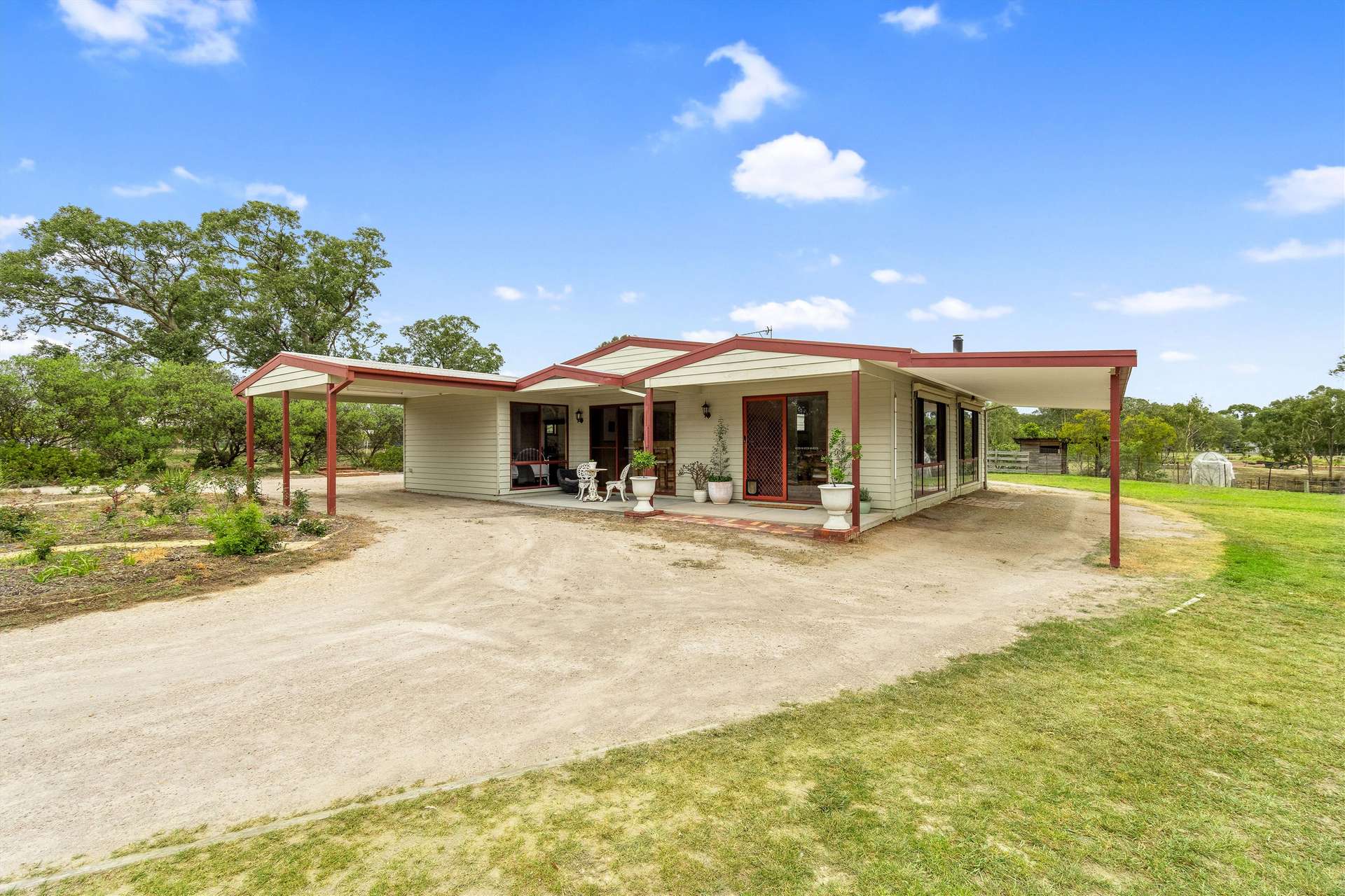 43 Draper Road, Heyfield For Sale by Farmbuy.com - image 1