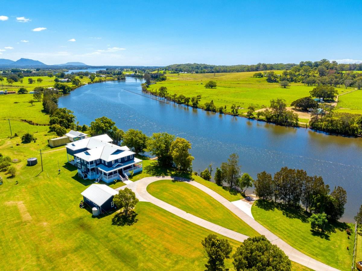 40-42 Weeks Lane, Oxley Island Sold by Farmbuy.com - image 1