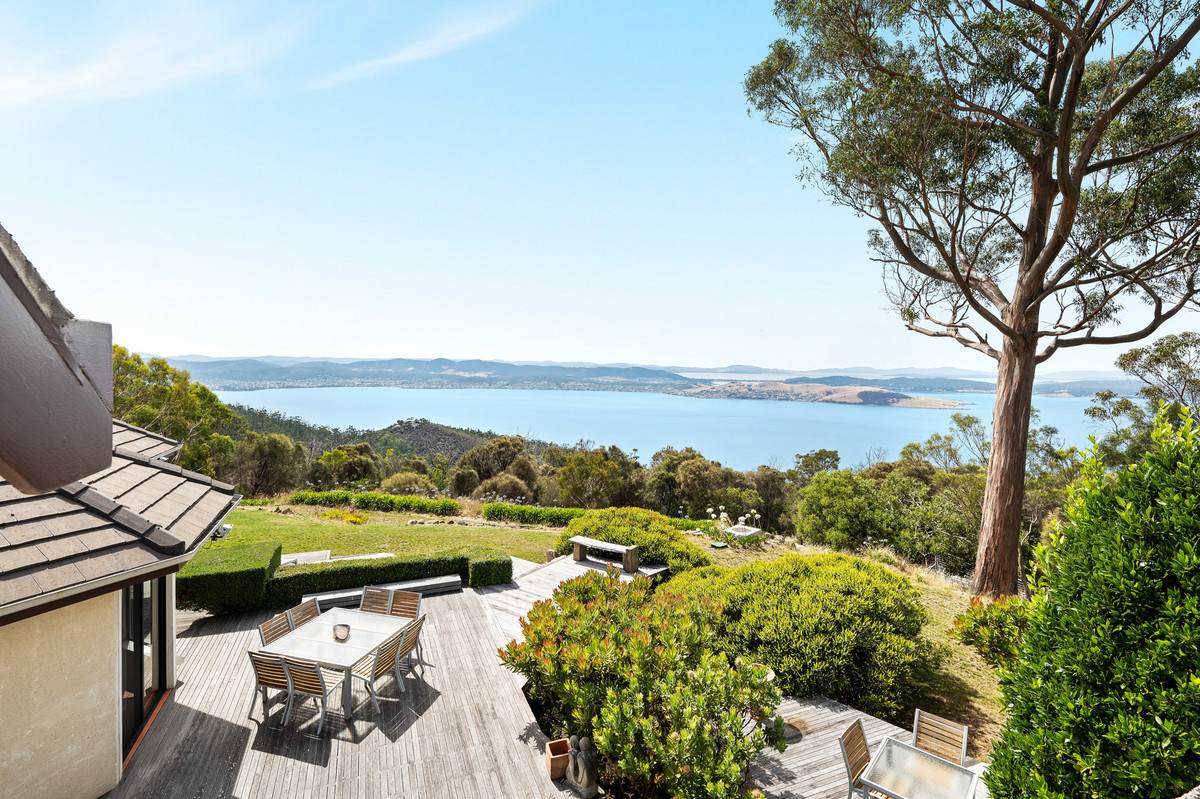 39 Broughton Avenue, Mount Nelson Sold by Farmbuy.com - image 3
