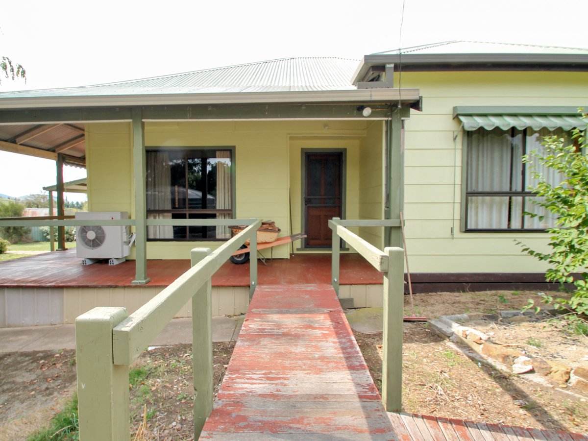 8 King Street, Benambra Sold by Farmbuy.com - image 2