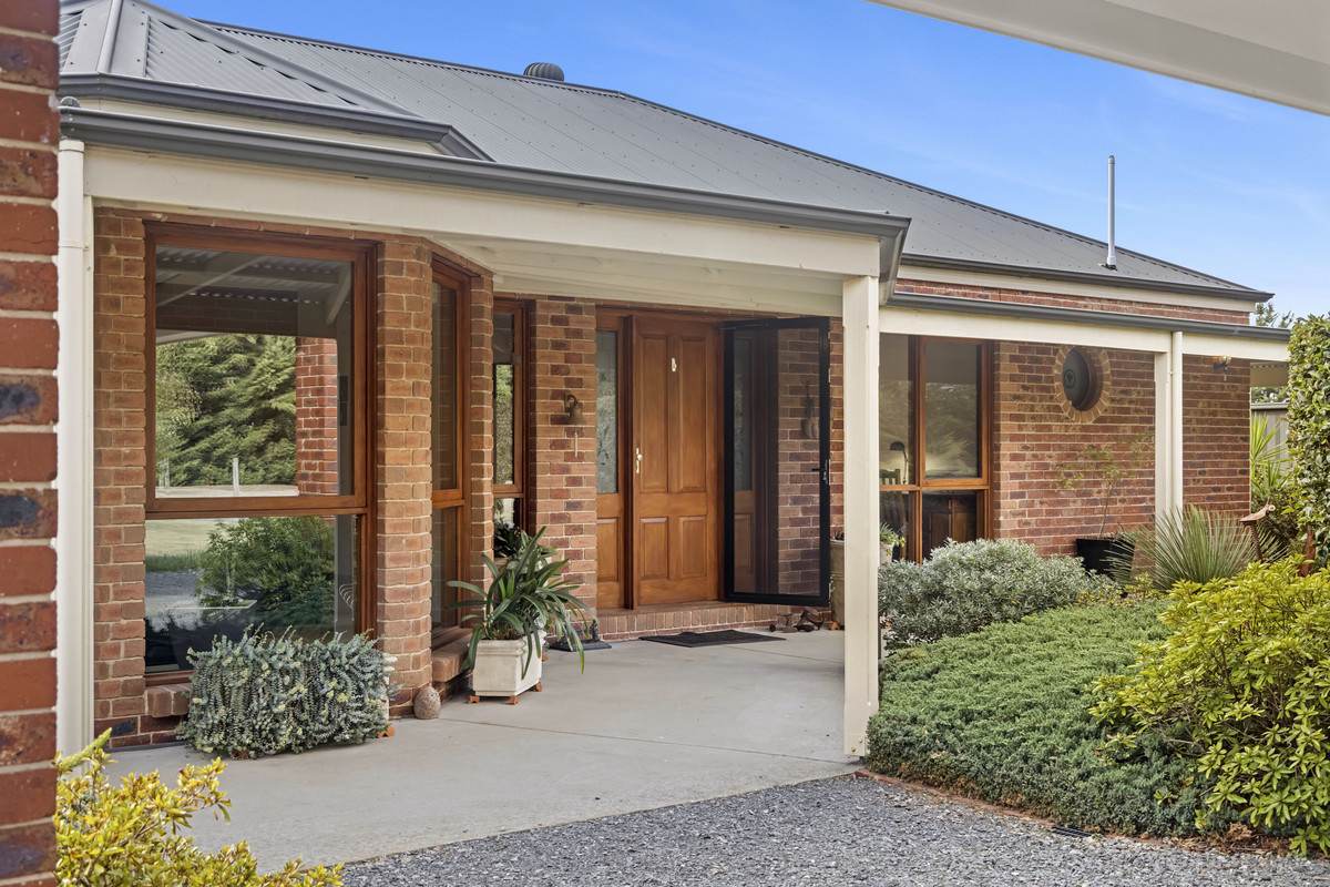 47 Melbourne Road, Gisborne For Sale by Farmbuy.com - image 1