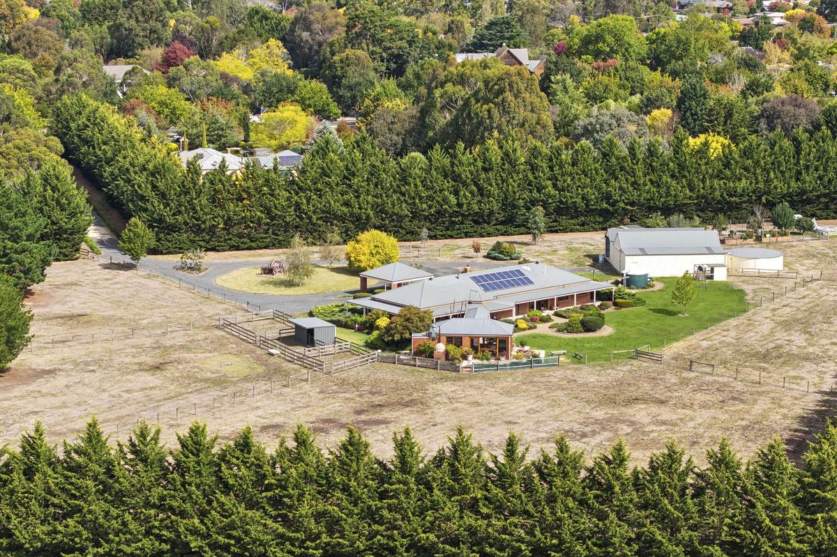 47 Melbourne Road, Gisborne For Sale by Farmbuy.com - image 1