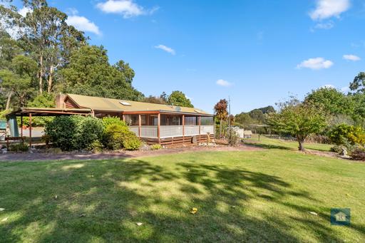 Farm Sold - VIC - Kawarren - 3249 - Charming Country Cottage... 
