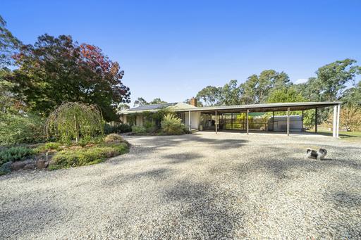 Farm For Sale - VIC - Seymour - 3660 - Renovated Home On 20 acres IN TOWN 