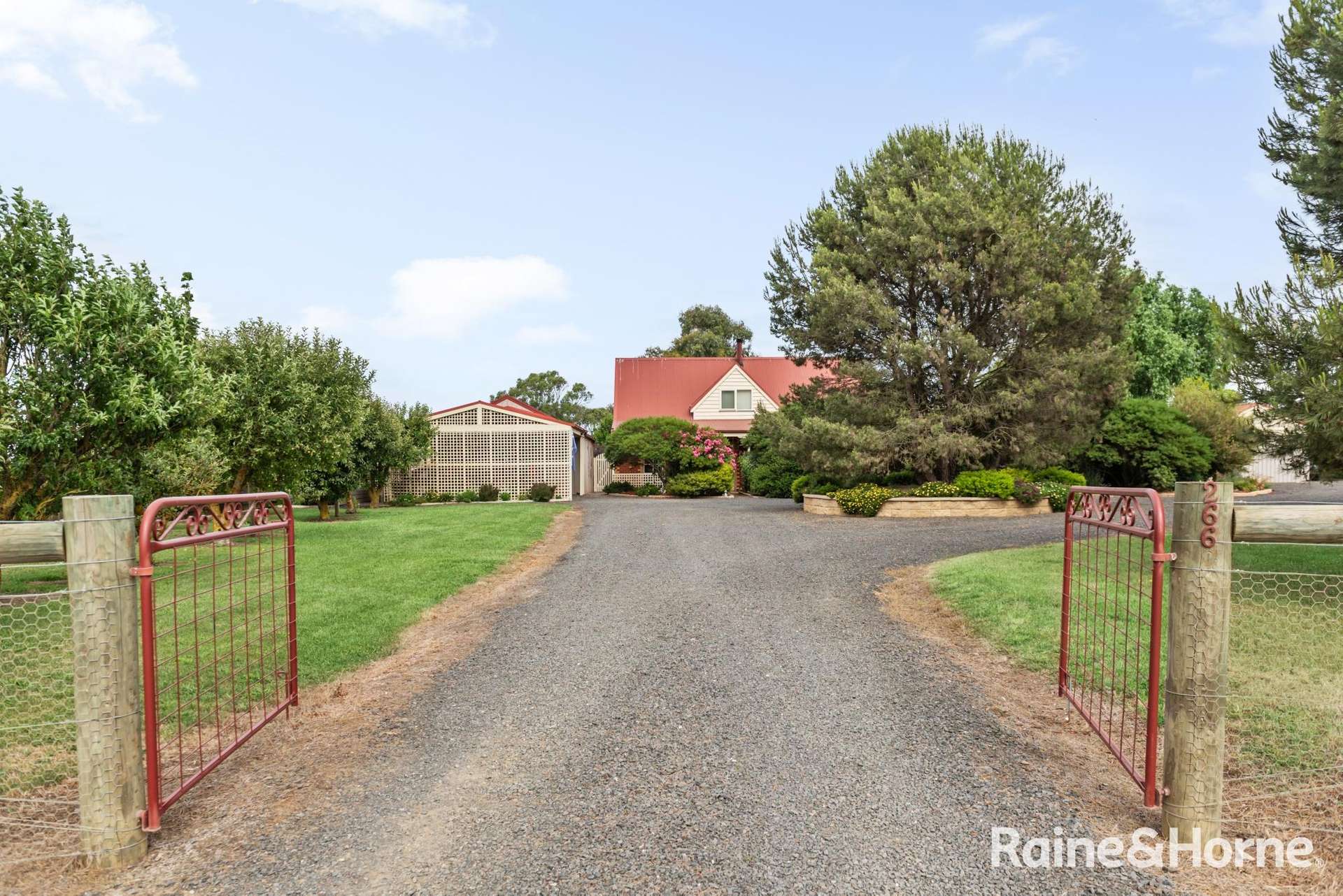 266 Redhill Road, Kyneton For Sale by Farmbuy.com - image 4
