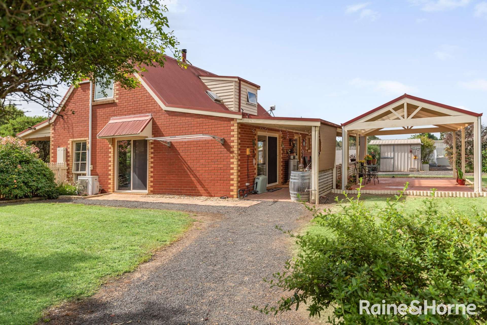 266 Redhill Road, Kyneton For Sale by Farmbuy.com - image 1