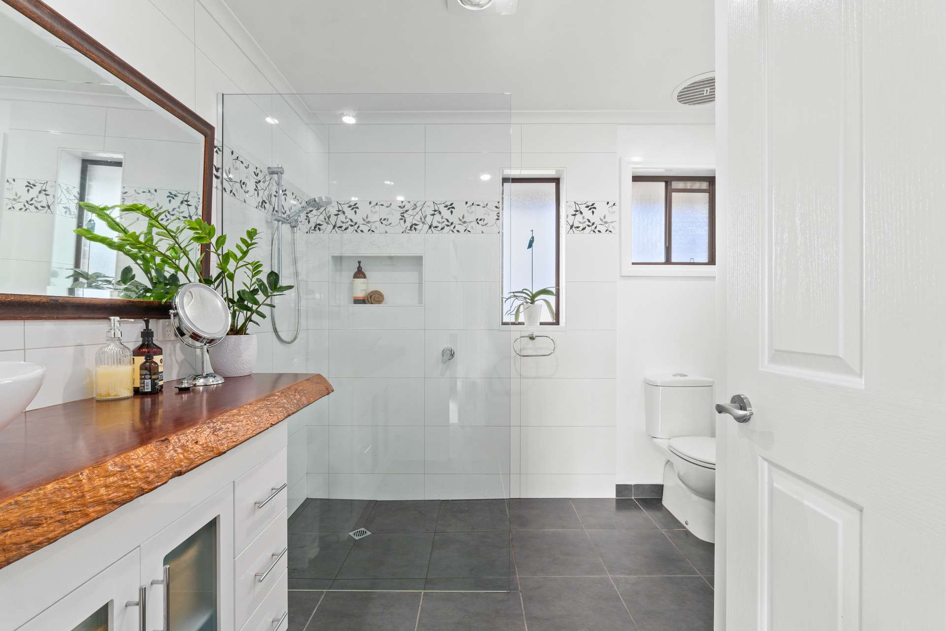 213 Brewers Hill Road, Maffra For Sale by Farmbuy.com - image 9