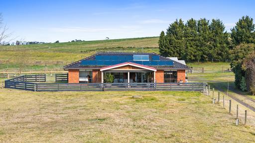 Farm For Sale - VIC - Maffra - 3860 - Acreage on the edge of town. 