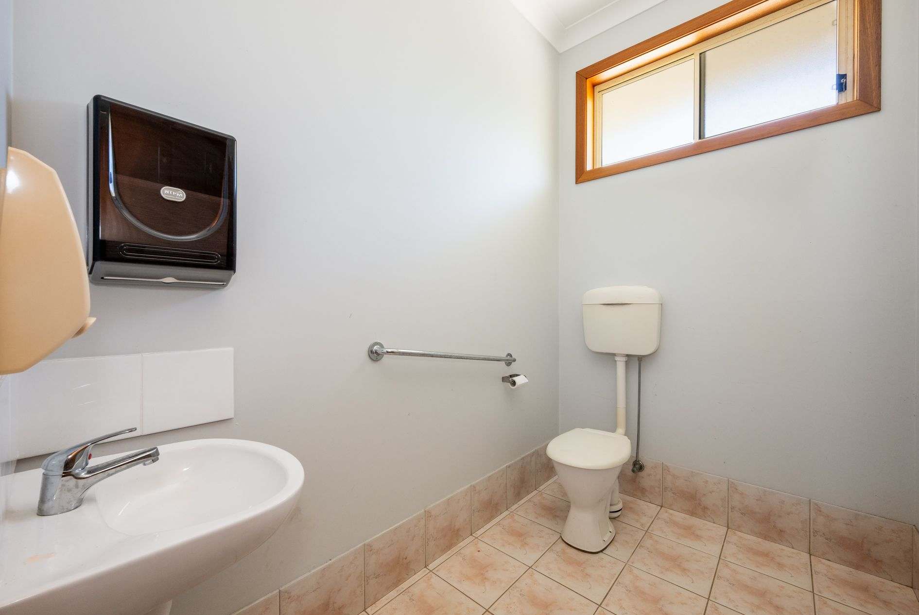 17 Mount Street, Fernmount Sold by Farmbuy.com - image 7