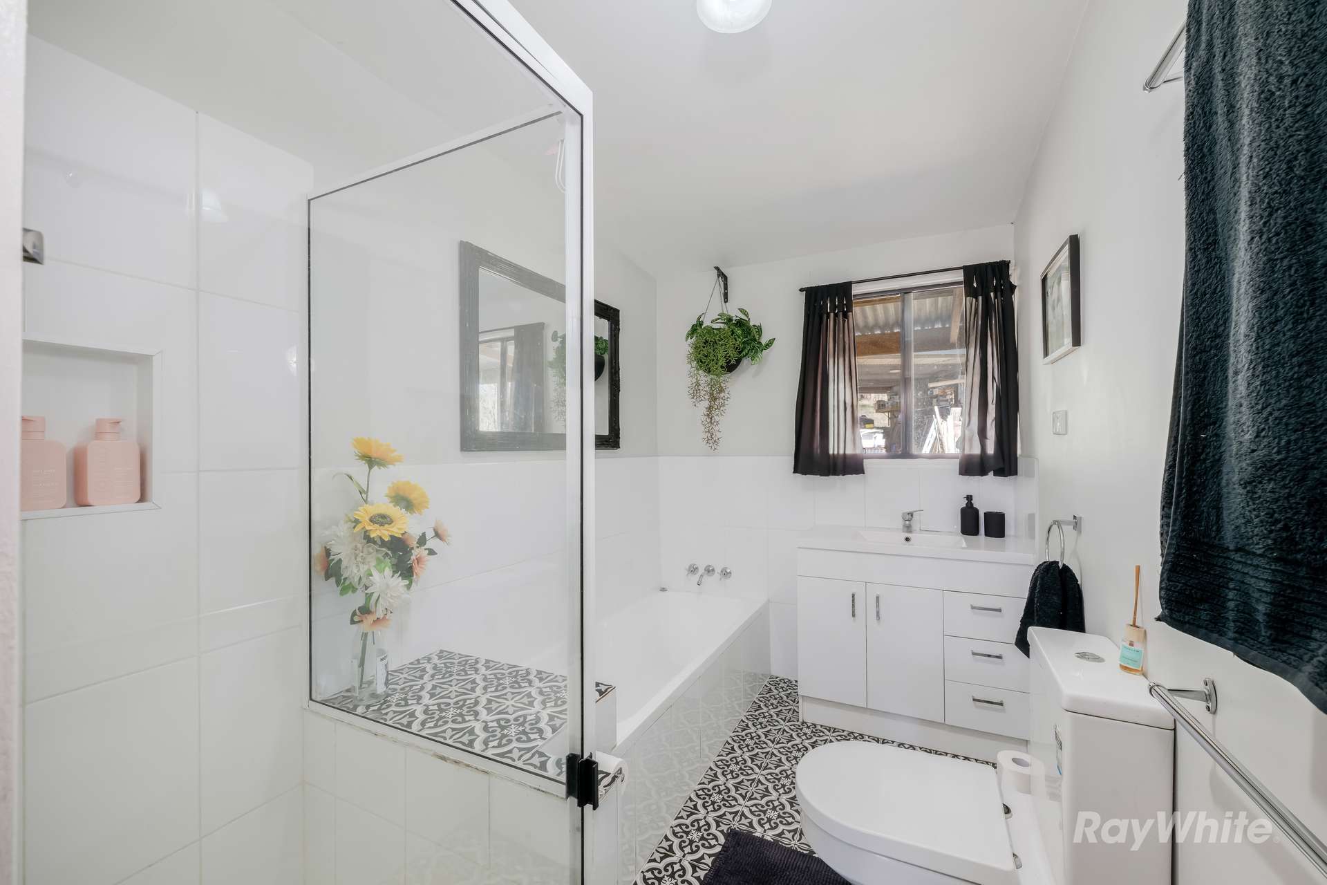 199 Friarbird Drive, Moolboolaman For Sale by Farmbuy.com - image 13