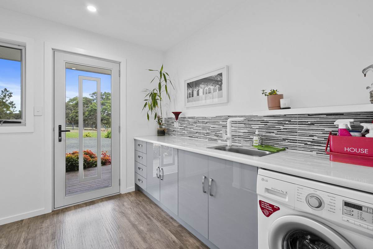 7A Burgess Street, Swansea For Sale by Farmbuy.com - image 15