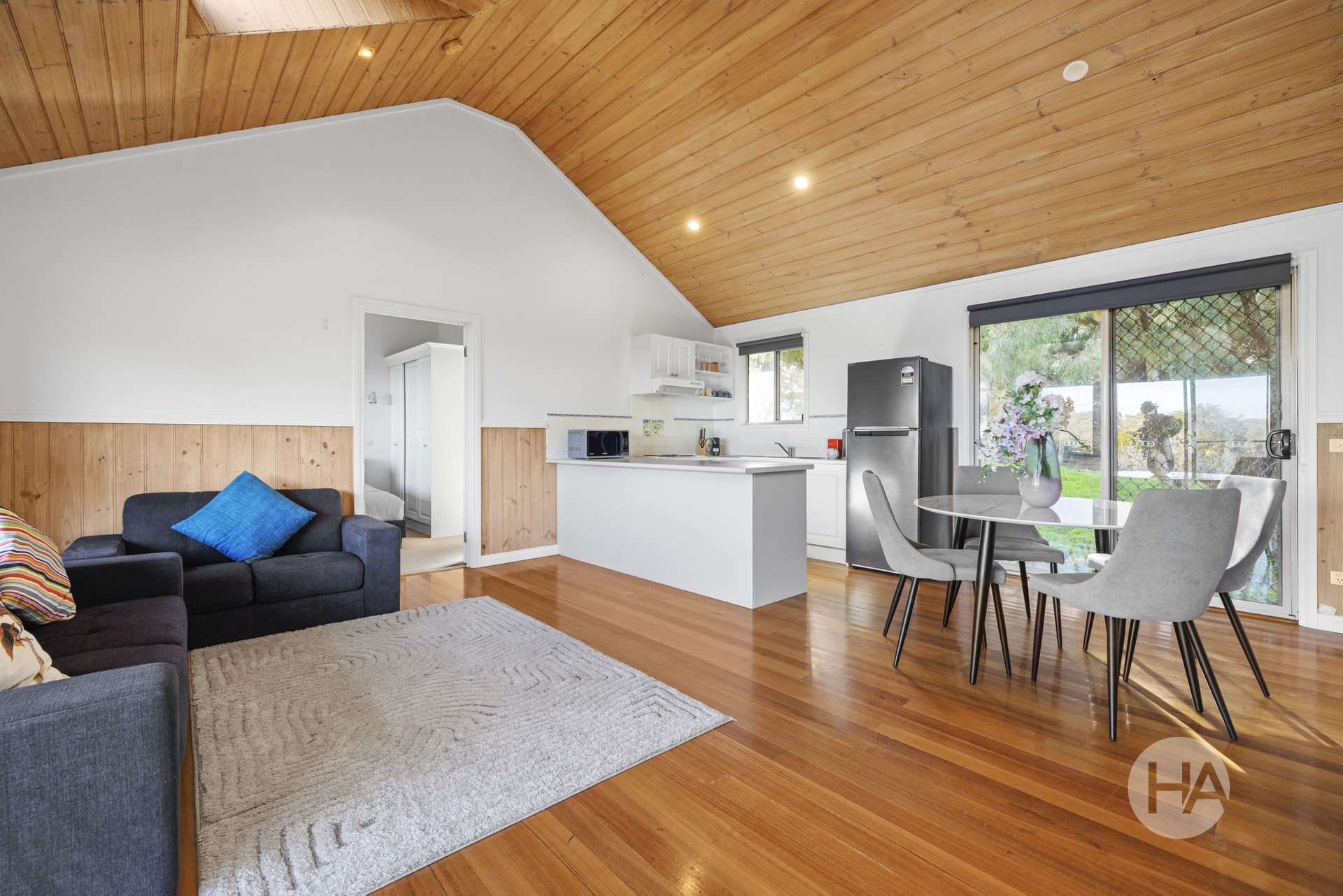 21 Balnarring Beach Road, Balnarring For Sale by Farmbuy.com - image 8
